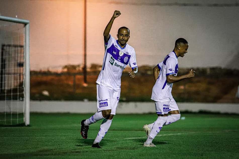 Willians Santana espera jogos perfeitos do Confiança para se salvar do rebaixamento na Série B