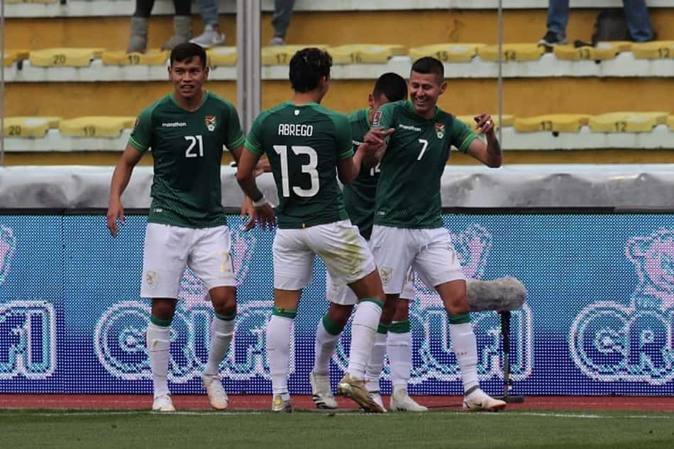 Com direito a 'olé', Bolívia derrota Uruguai e fica mais perto do G5 nas Eliminatórias