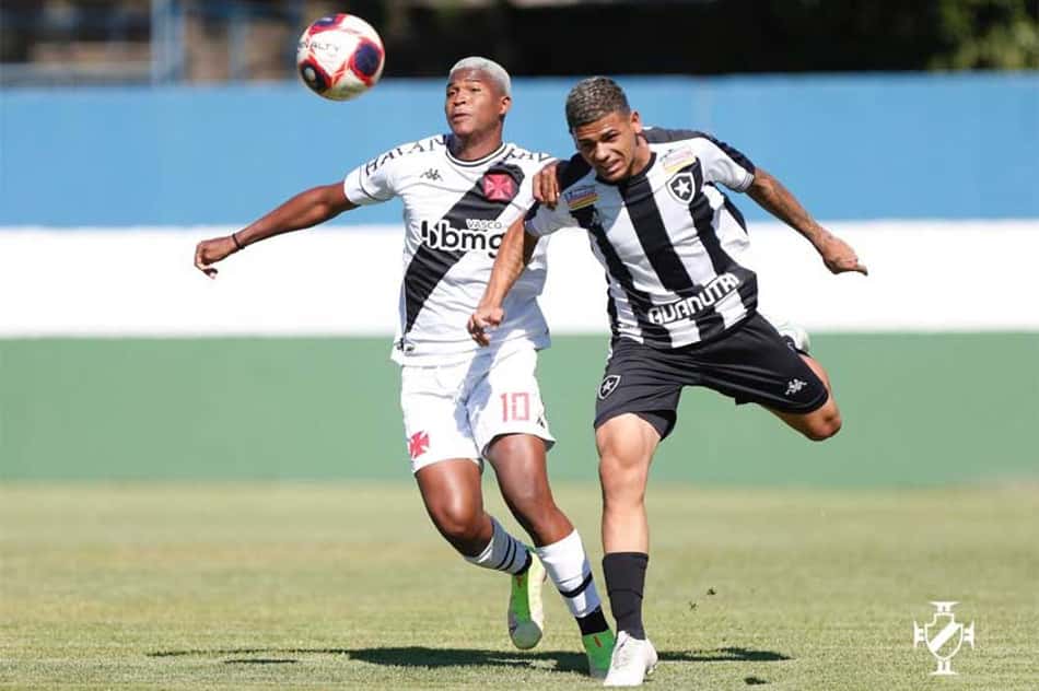 Com hat-trick de Juninho, Botafogo vence o Vasco e larga na frente na final da Copa Rio OPG Sub-20