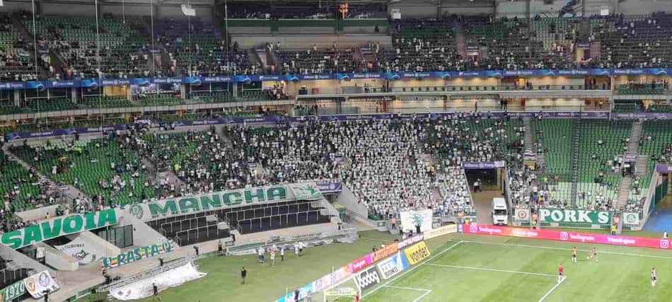 Vaias para Luiz Adriano e grito pela Libertadores: Allianz Parque vive 'noite tensa' em derrota do Palmeiras
