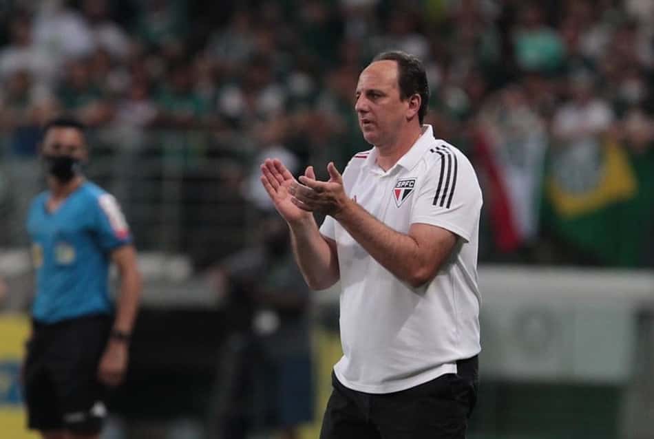 Rogério Ceni fala sobre reunião dos torcedores do São Paulo no CT: 'Não aceitaram falar comigo'