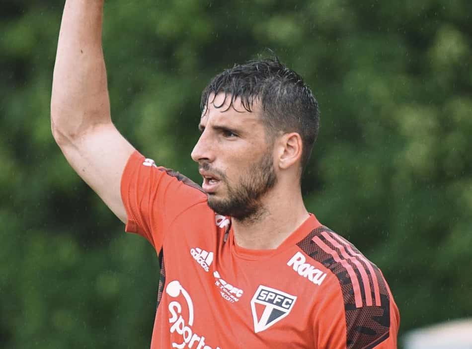 Após folga, São Paulo se reapresenta de olho no Athletico-PR
