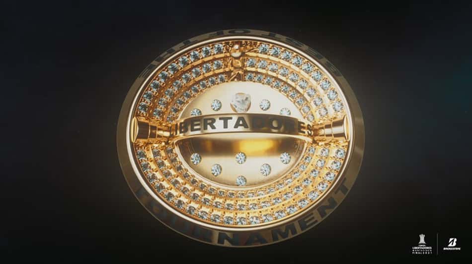 Veja imagens mais detalhadas do anel dado para o melhor jogador da Libertadores