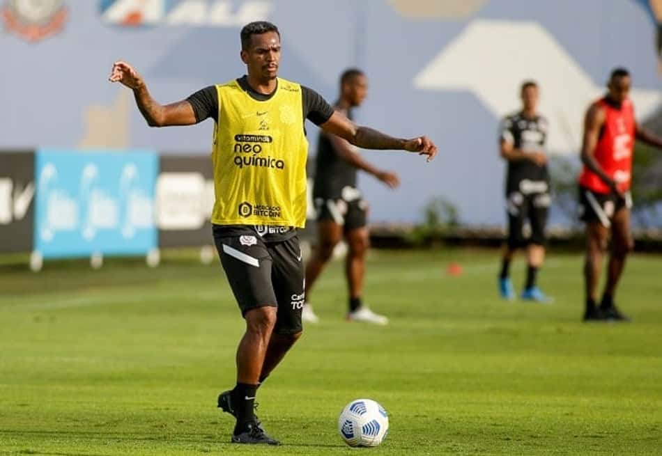 Jô admite abalo com derrota, mas vê Corinthians pronto para 'recolher os cacos' e 'se reerguer' no clássico