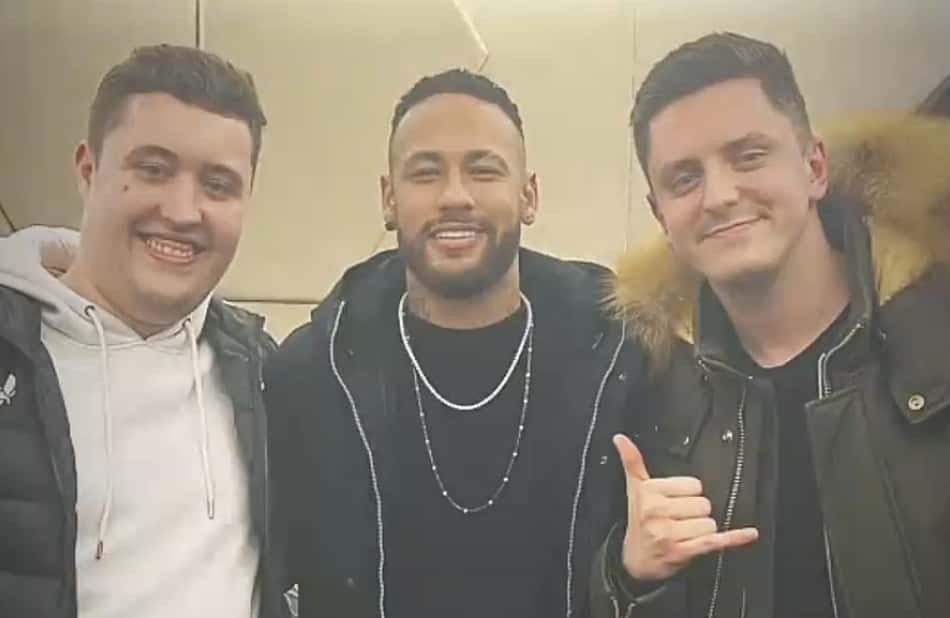 Após vitória do PSG, Neymar se encontra com craques do CS:GO