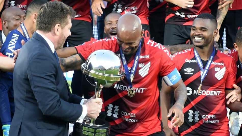 Thiago Heleno revela 'segredo' do Athletico e fala da importância e possível saída do Nikão
