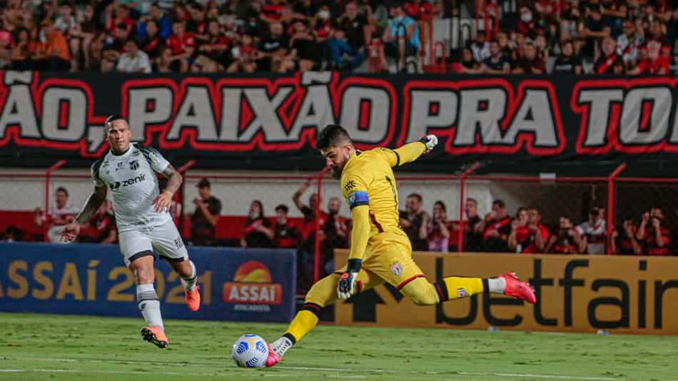 Ceará sai na frente, mas Atlético-GO arranca empate pelo Brasileirão