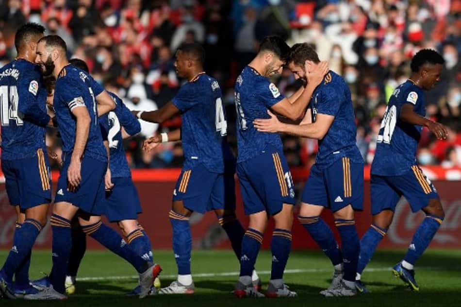 Vinícius Júnior brilha, Real Madrid vence o Granada e segue na busca pelo título do Campeonato Espanhol