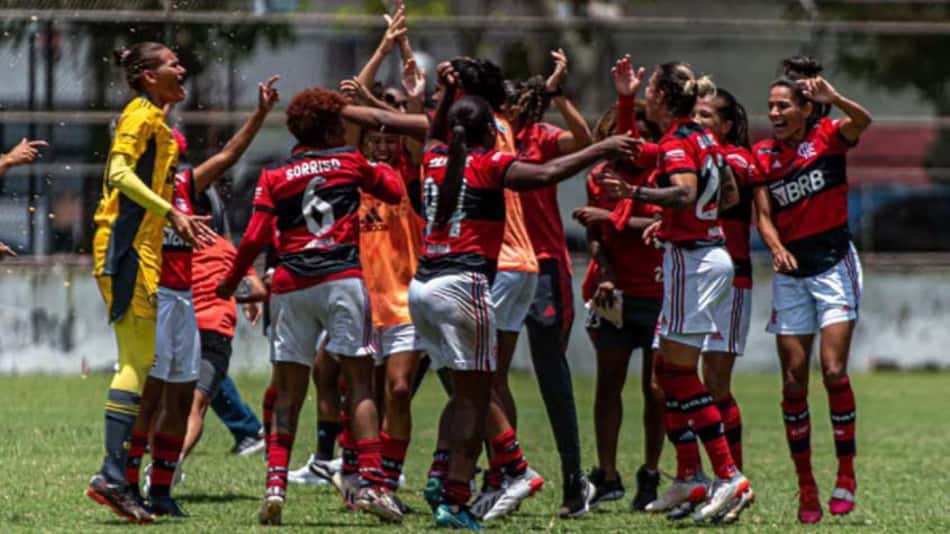 Flamengo atropela o Vasco e vai para a decisão do Carioca Feminino