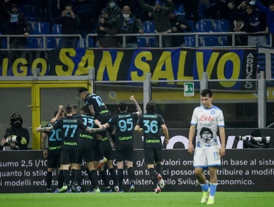 Inter de Milão vence o Napoli e se aproxima da liderança do Campeonato Italiano