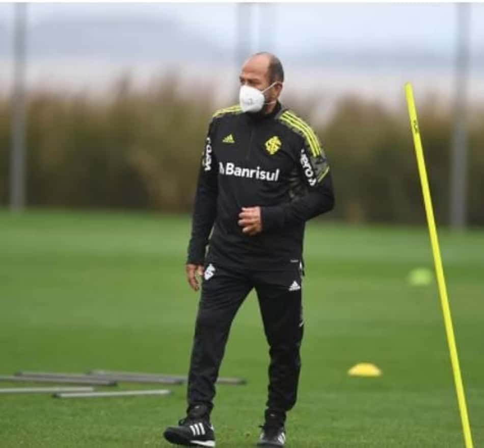 Após áudios polêmicos, Paulo Paixão deixa o Internacional