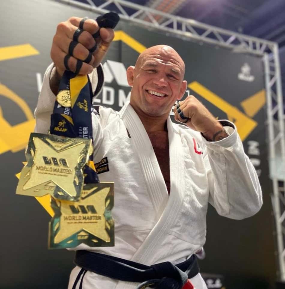 Campeão peso e absoluto do Mundial Master, Roberto Cyborg fala sobre possível boicote na transmissão do evento: "disseram que foi um 'bug'"