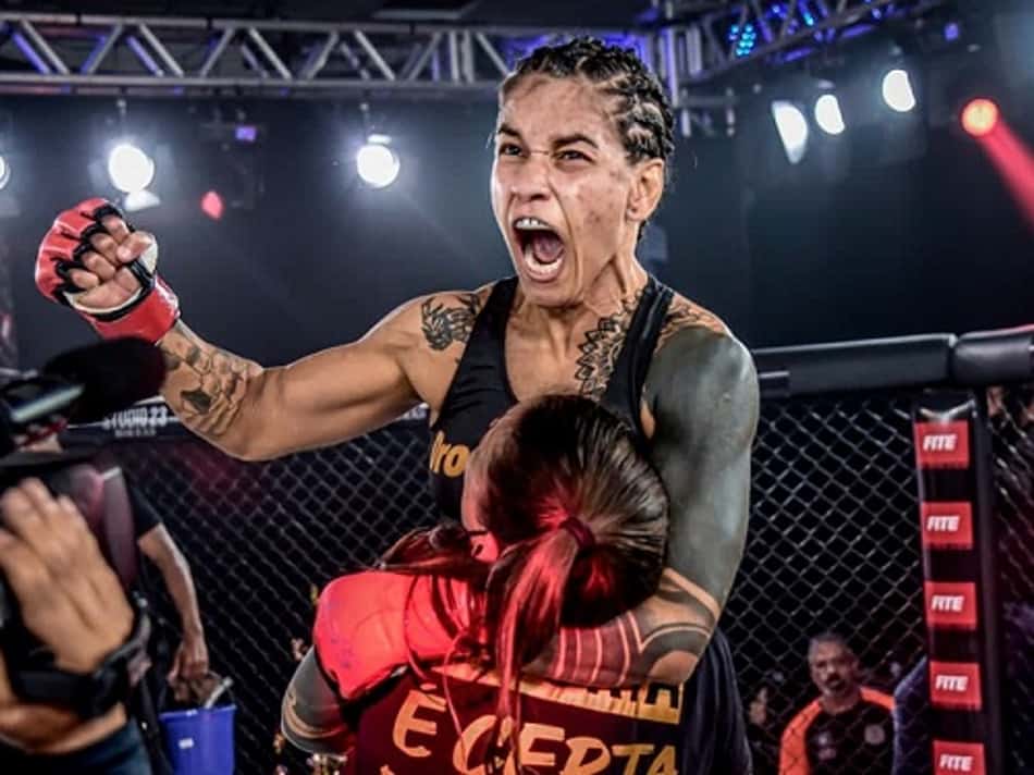 Em alta no MMA, brasileira mostra confiança para disputa de título no LFA: 'Podem esperar um show'