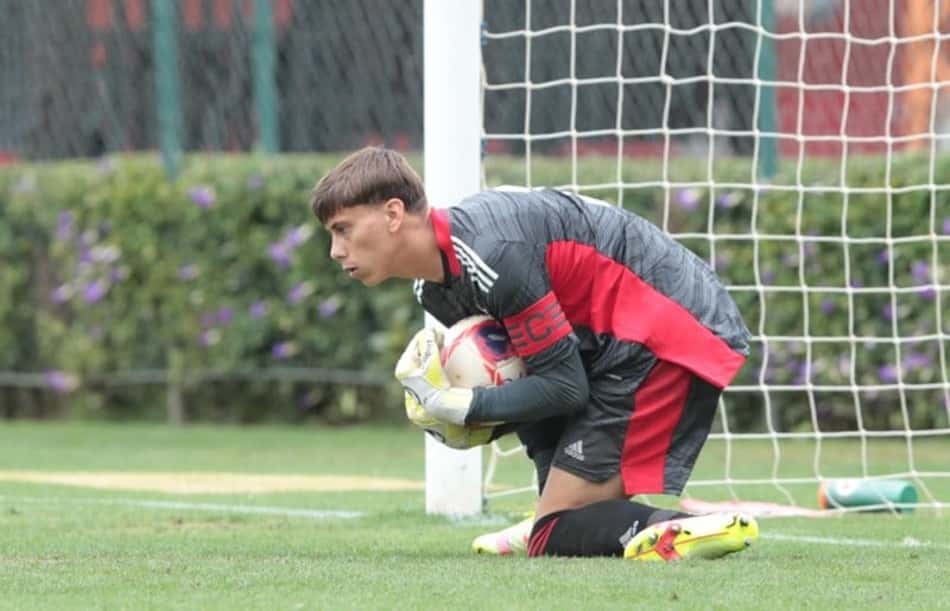 Leandro projeta futuro da temporada do sub-17 do São Paulo: 'O ano não acabou'