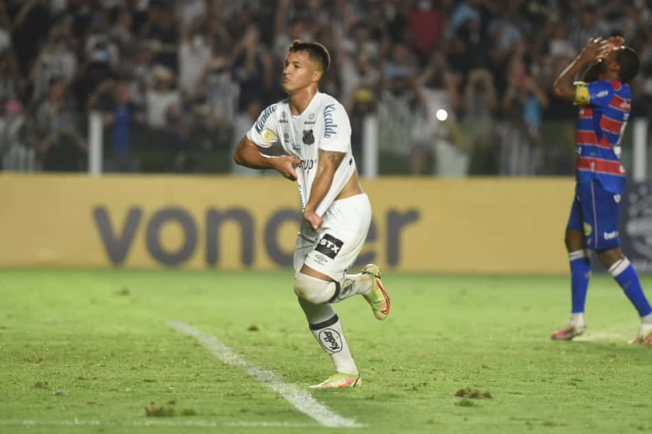 Santos vence o Fortaleza e atinge a meta contra o rebaixamento no Brasileirão