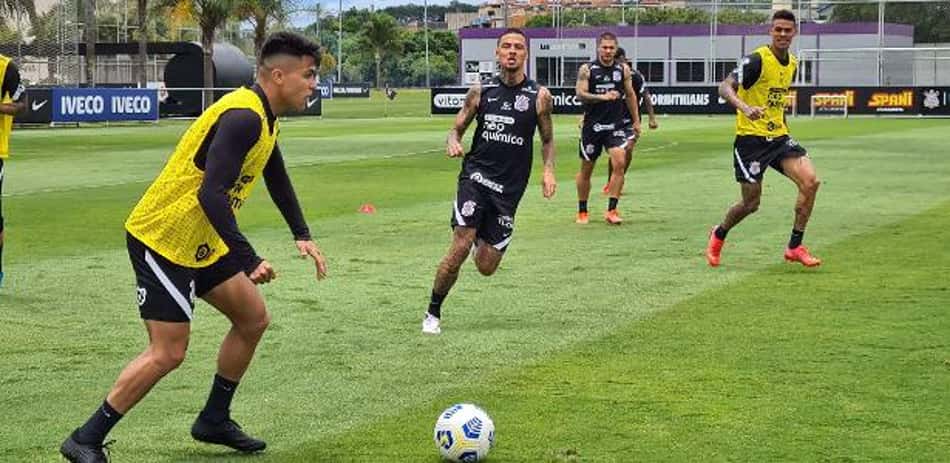 Sem Renato Augusto e Willian, Corinthians inicia preparação para o jogo contra o Athletico-PR