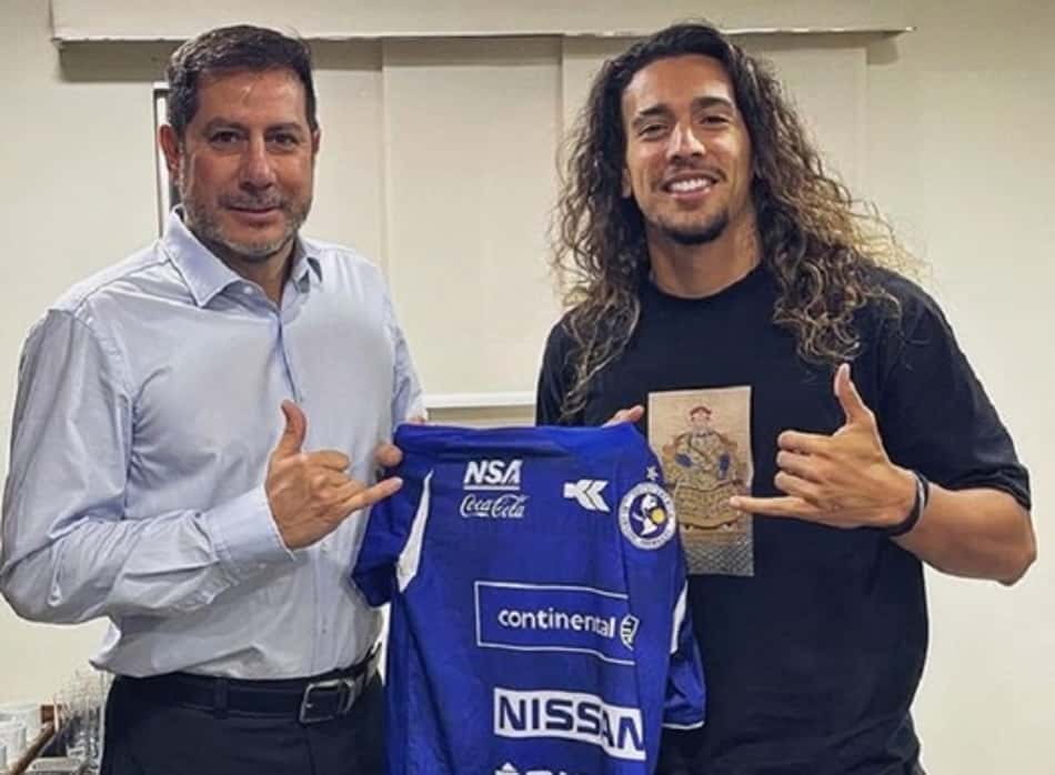 Com passagens por CAP e GreNal, artilheiro brasileiro vai defender clube sul-americano