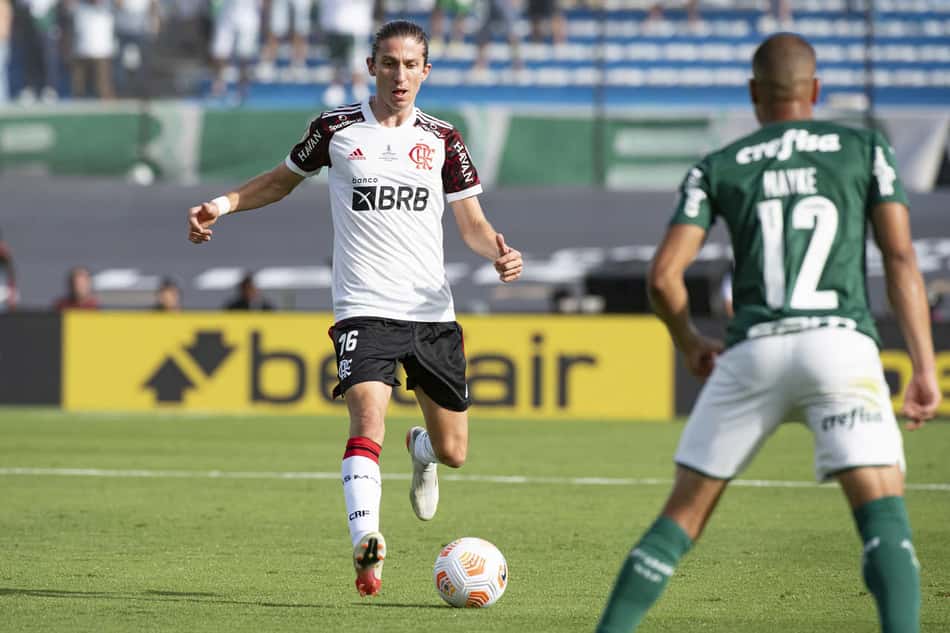 Filipe Luís não esconde frustração pela derrota do Flamengo, mas vê Palmeiras como 'justo campeão'