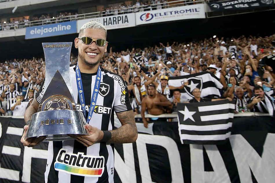 Retrospectiva LANCE!: Rafael Navarro brilha no ataque do Botafogo em 2021