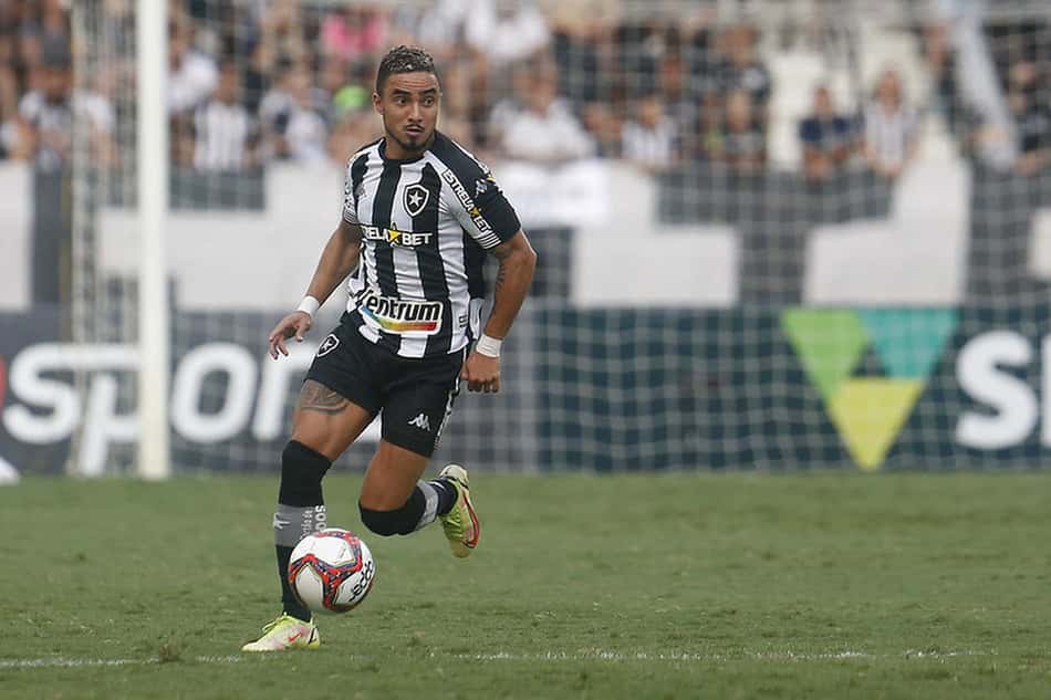 Rafael e três membros da comissão técnica do Botafogo testam positivo para Covid-19