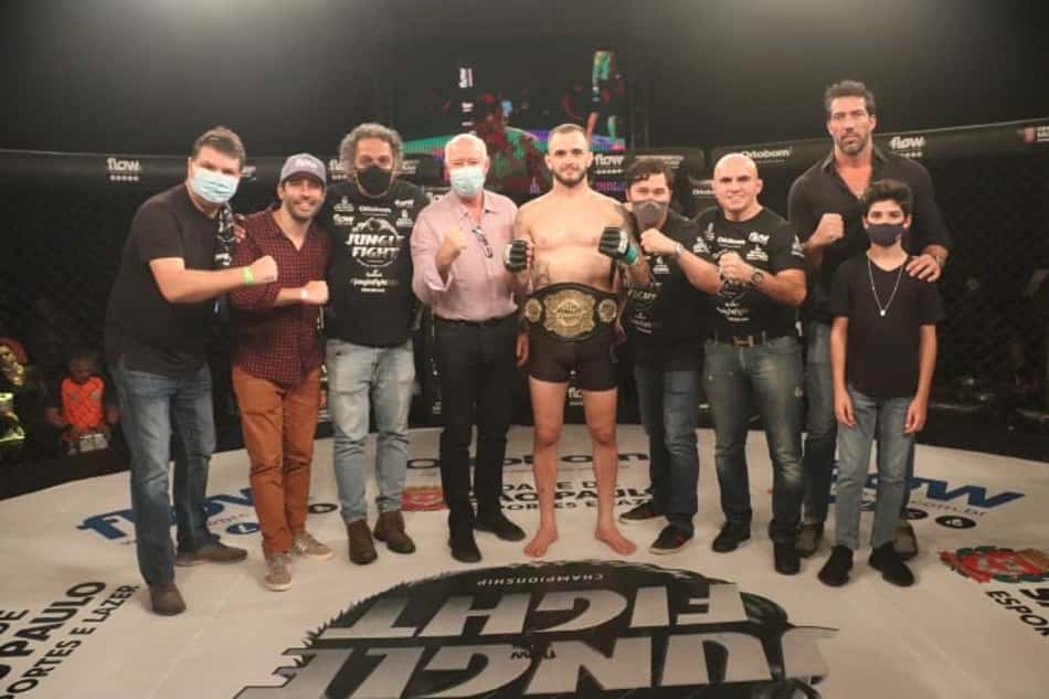 Lucas Almeida mantém o cinturão peso leve do Jungle Fight
