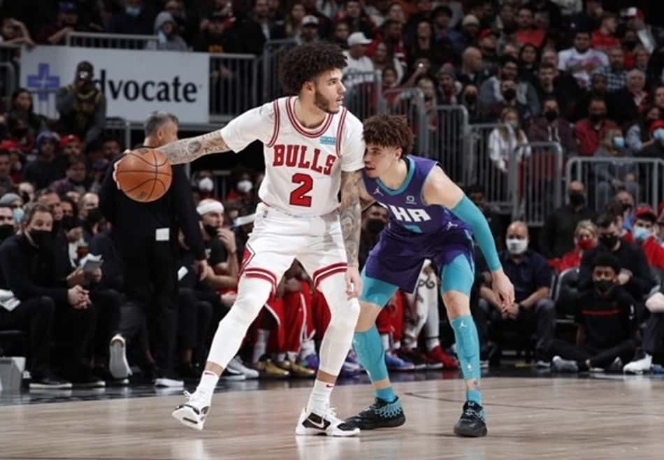 Joelho "não responde" e Lonzo Ball tem recuperação atrasada