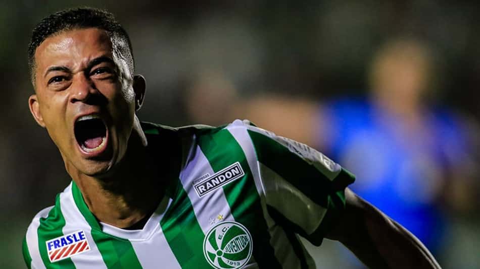 Com gol de Ricardo Bueno, Juventude vence o Red Bull Bragantino, deixa o Z4 do Brasileirão e rebaixa o Sport