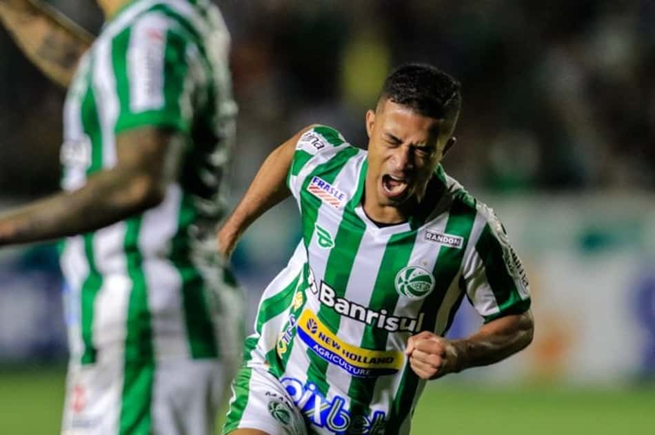 Jair Ventura vibra com força do Alfredo Jaconi