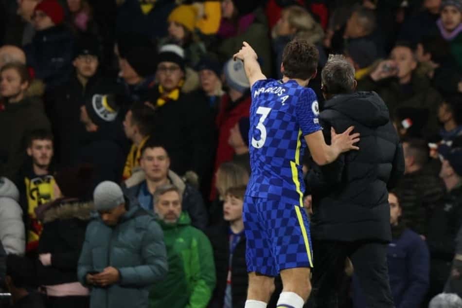 Jogo entre Watford e Chelsea, pela Premier League, é interrompido após torcedor sofrer parada cardíaca
