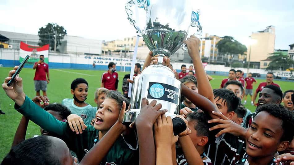 Fluminense conquista Taça Donos da Bola sub-11; sub-18 triunfa em Torneio Internacional do Chile
