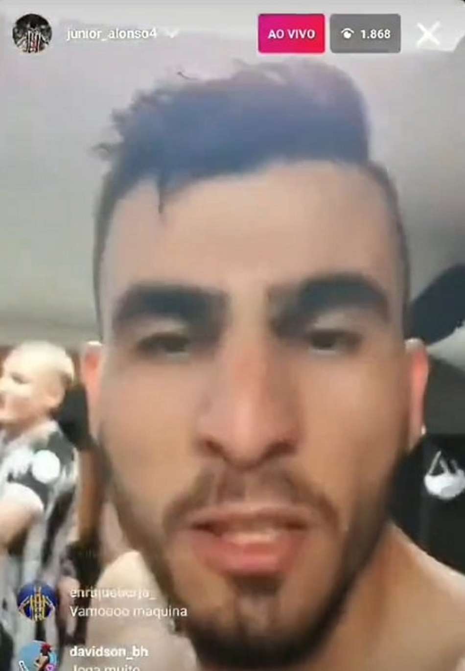 VÍDEO: Alonso provoca o Flamengo em festa no vestiário do Atlético-MG