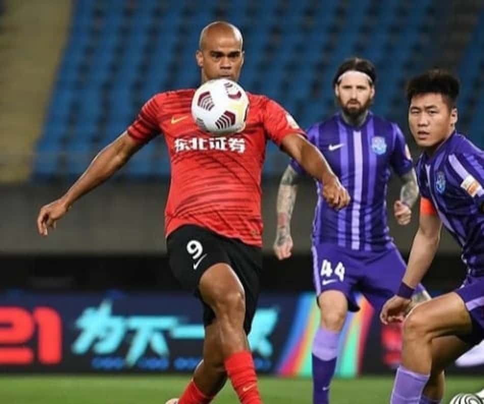 Artilheiro do Campeonato Chinês, Júnior Negrão fala sobre reinício da competição
