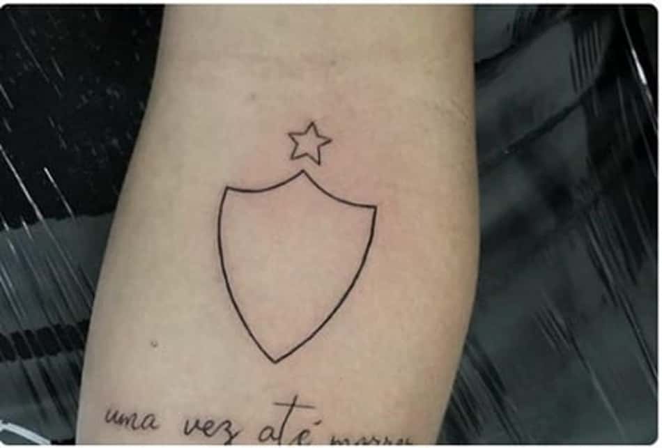 Mecenas do Atlético-MG promete doar tatuagens para torcedores eternizarem o título Brasileiro