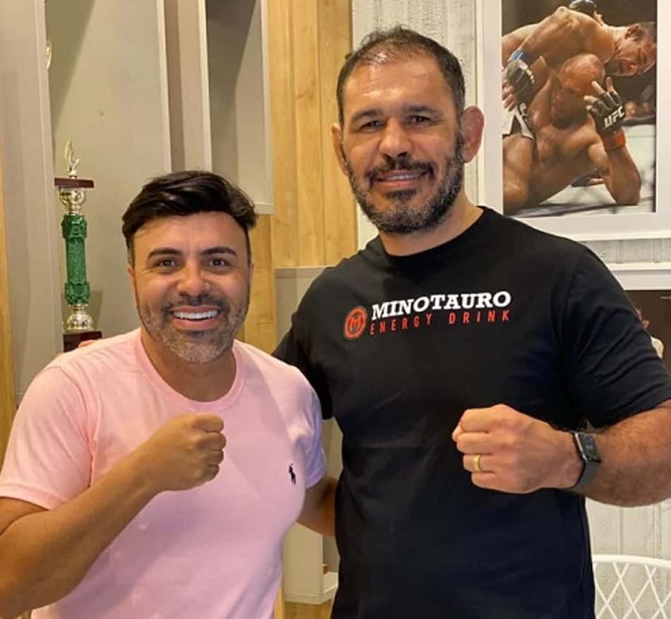 Rodrigo Oliver estreia programa na RedeTV! com direito a entrevista com Rogério Minotouro