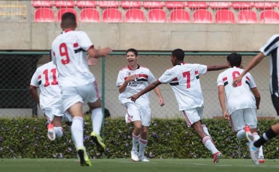 São Paulo vence Santos em jogo de volta e se classifica para a semifinal do Campeonato Paulista Sub-17