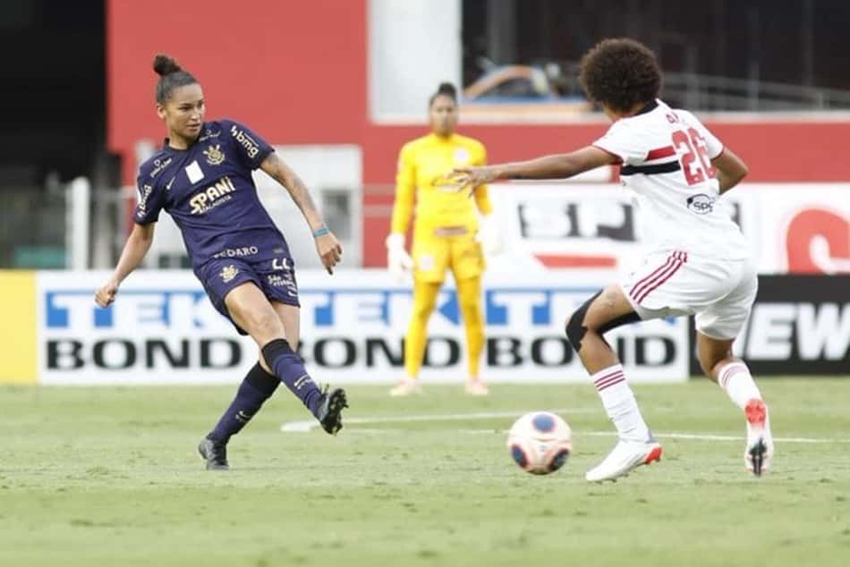 São Paulo quebra invencibilidade do Corinthians e sai na frente na decisão do Campeonato Paulista Feminino