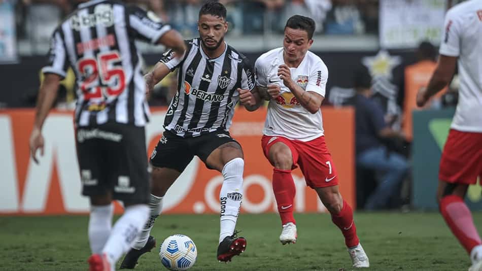 LANCE! Rápido: Red Bull Bragantino x Atlético-MG no Brasileirão e Timão querendo fazer caixa