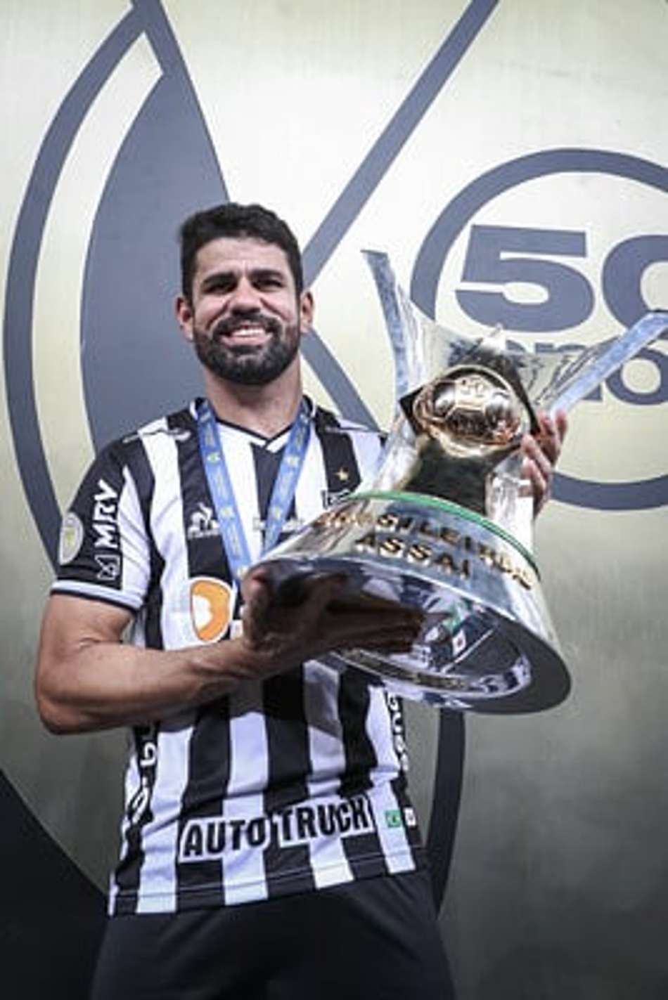 LANCE! Rápido: Diego Costa mais perto do Wolves, Chelsea de olho em técnico e mais
