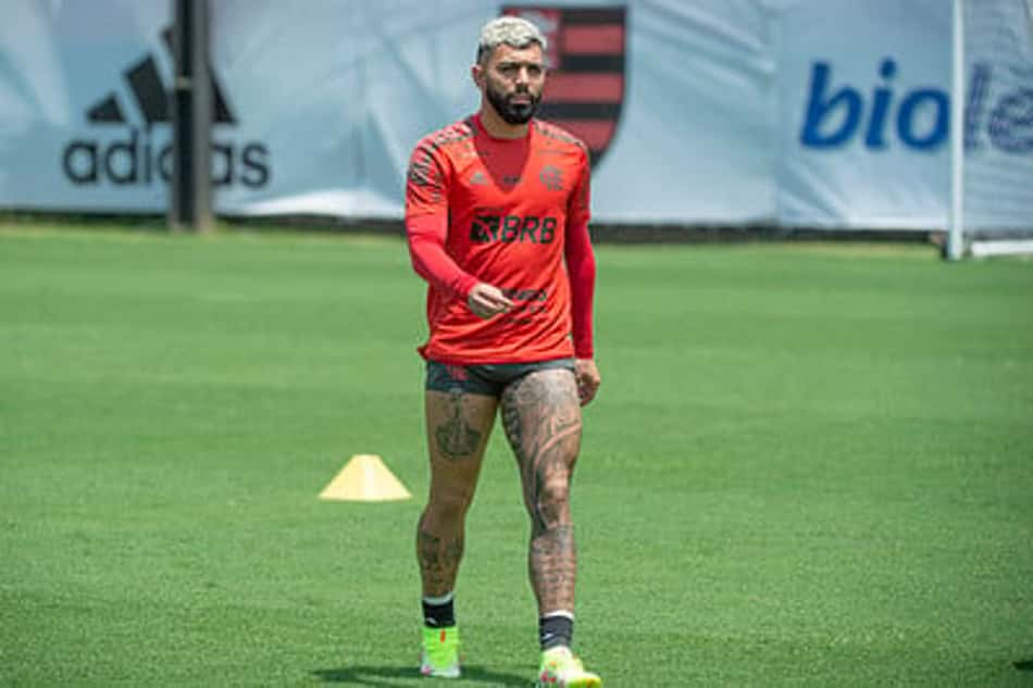 Gabigol antecipa fim das férias e se reapresenta ao Flamengo