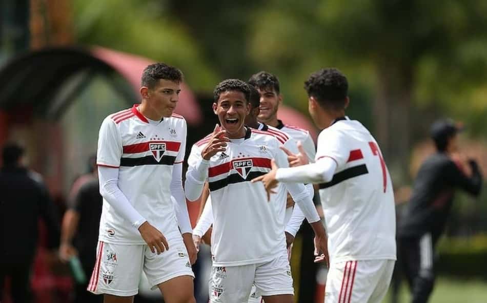 São Paulo vence Ferroviária e abre vantagem na semi do Paulista sub-15