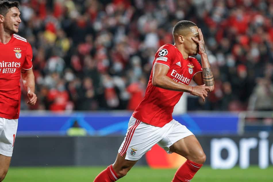 Gilberto vibra com gol histórico e classificação do Benfica na Champions League: 'É espetacular'