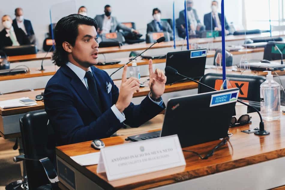 Em debate no Senado, especialista em blockchain Antônio Neto Ais se diz a favor da regulamentação do mercado de criptomoedas; pauta impacta os jogos NFTs