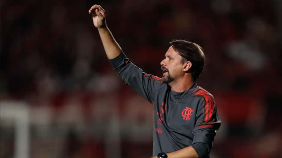 Após seguidas frustrações, Maurício Souza avalia ano do Flamengo: 'A gente precisa rever muita coisa'