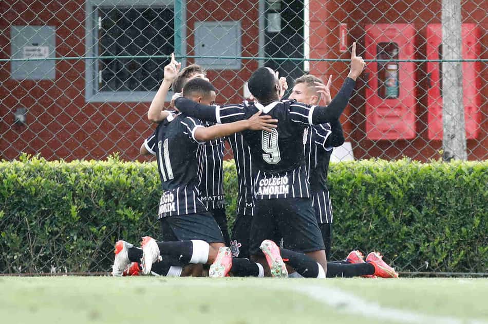 Corinthians pode voltar a ser campeão paulista sub-17 após oito anos