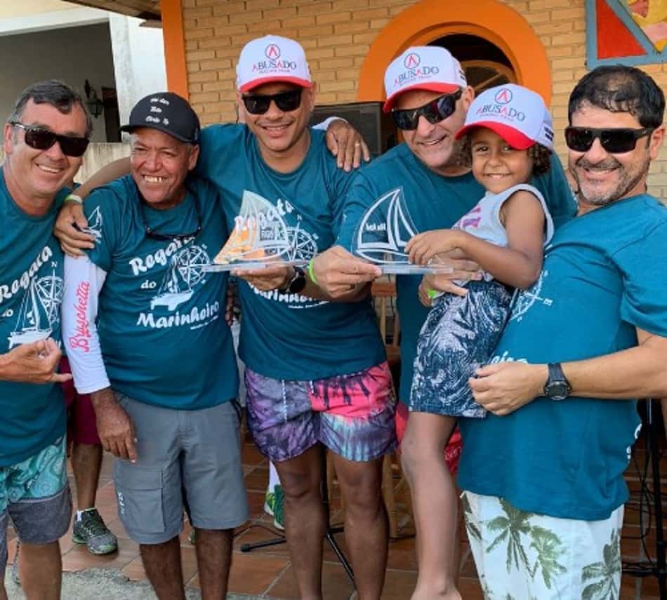 Equipe Bruschetta, de Ubatuba (SP), leva quatro troféus e é o campeão geral da temporada na Regata do Futuro