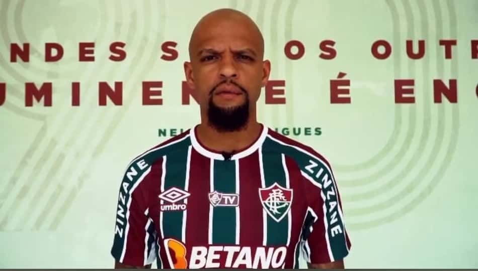 LANCE! Rápido: Felipe Melo apresentado no Fluminense, surto de covid na Inglaterra e mais!