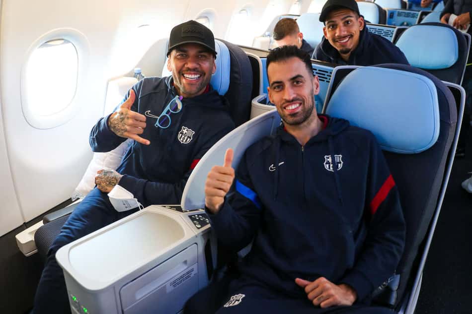 Com Daniel Alves à disposição, Barcelona chega à Arábia Saudita para amistoso com o Boca Juniors