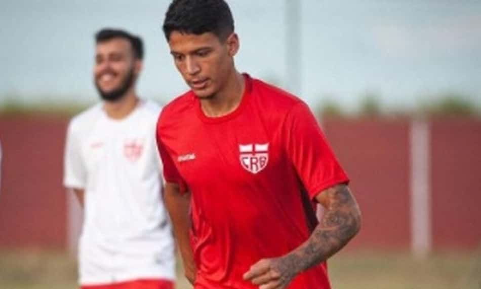 Goiás está próximo de acertar com zagueiro Caetano