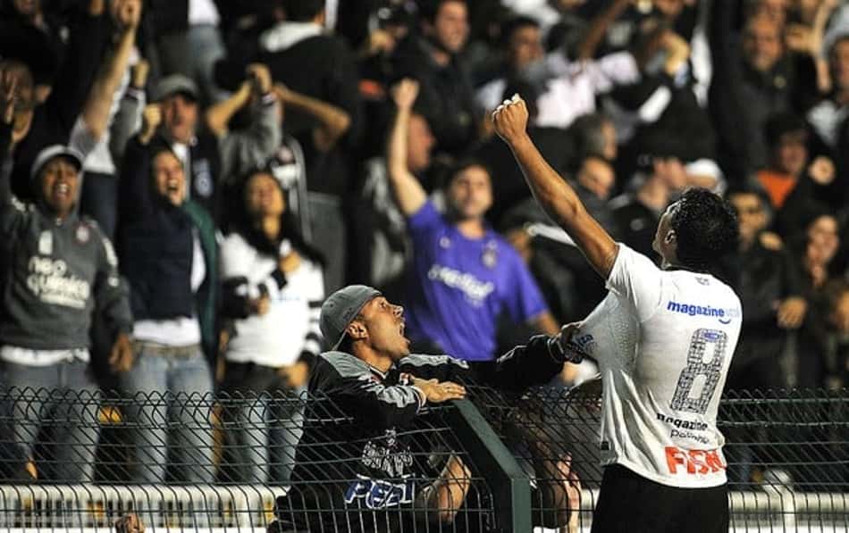 Vale a pena? Veja quanto o torcedor do Corinthians deve gastar para ver a equipe fora de casa na Libertadores