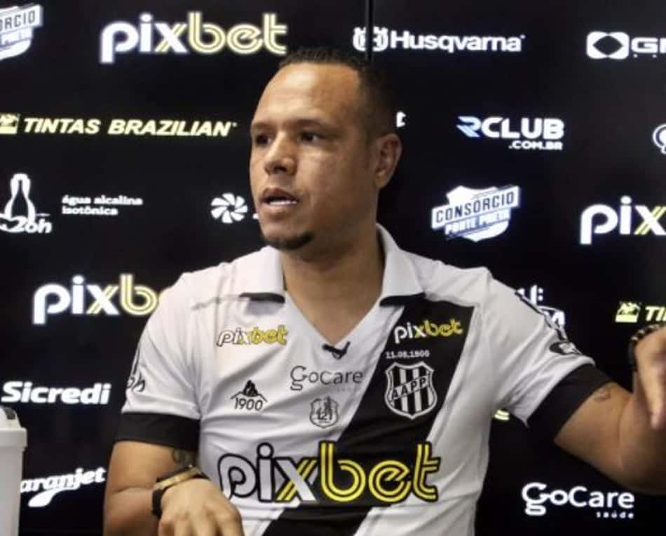 Luis Fabiano revela que teve sondagens para atuar como jogador